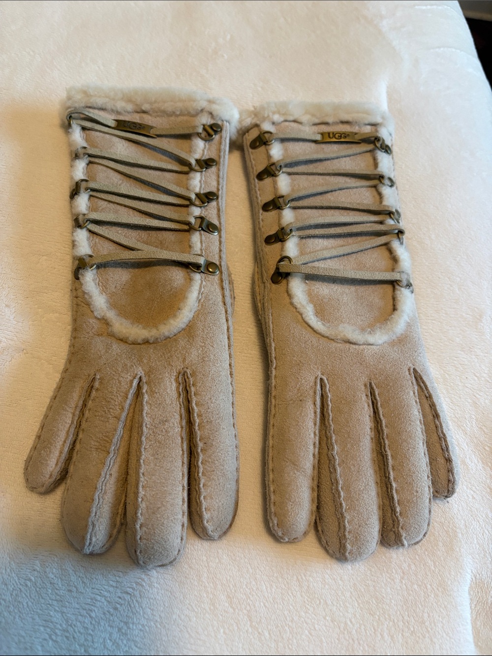 UGG Women's Gloves Light Taupe Suede Shearling Lined Lace-Up